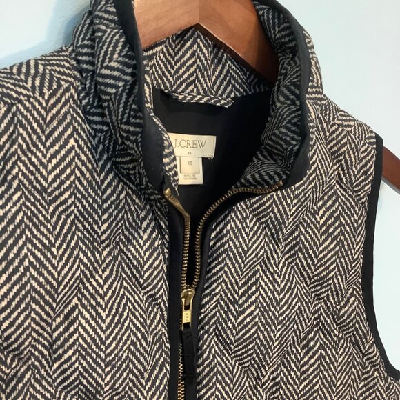 J. Crew Women’s Herringbone Puffer Down Vest Size XS Black Cream Full Zip Quilte - Picture 1 of 11